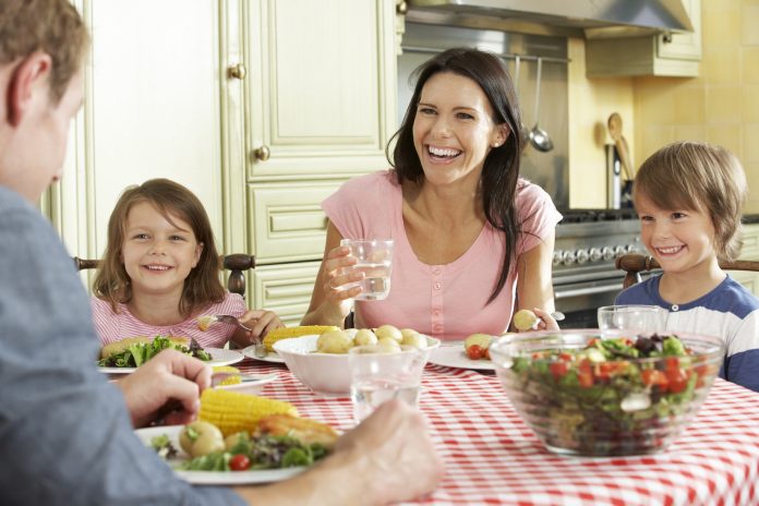 Masa in familie la romani