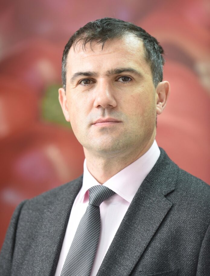 Szell Levente Levente Szell, Director General, coacționar Agrosel