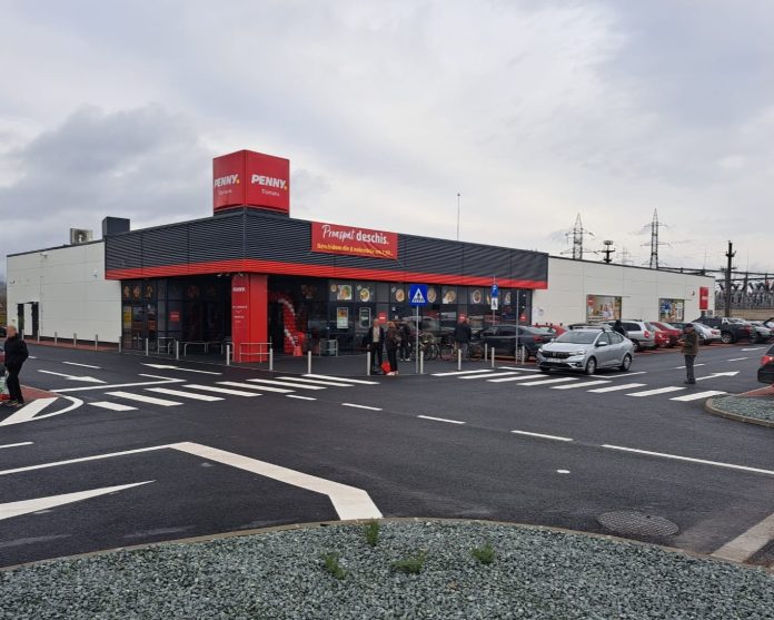 Magazinul deschis de Penny la Tismana este situat pe strada Calea Târgu Jiului, Nr. 3A, și are o suprafață de vânzare de 859.30 mp.