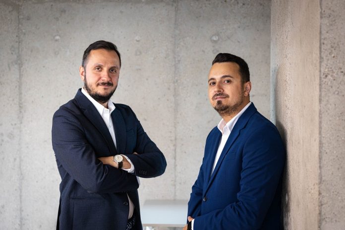 Florin Petu (stanga) si Alex Filoti (dreapta) Alex Filoti și Florin Pețu, Happy Advertising