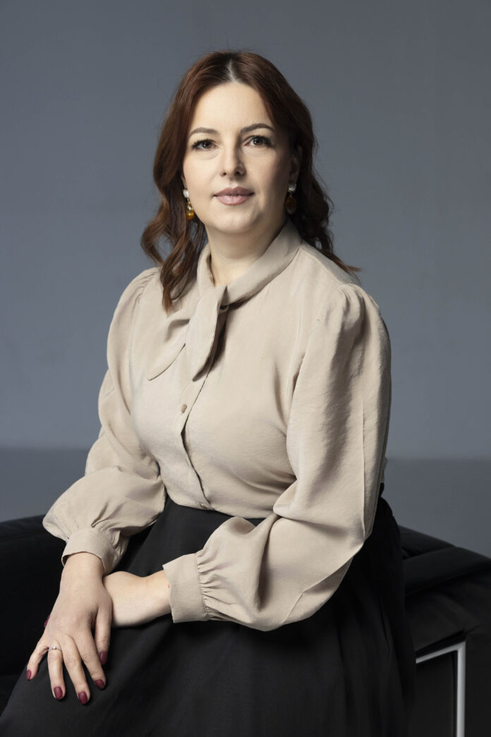 Viorica Laudescu, Customer Experience & CSR Director